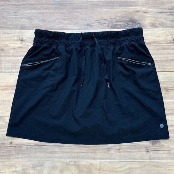 Apana Dresses & Skirts - Apana Women’s Black Skort with Zippered Pockets Size L / Zipper pockets
